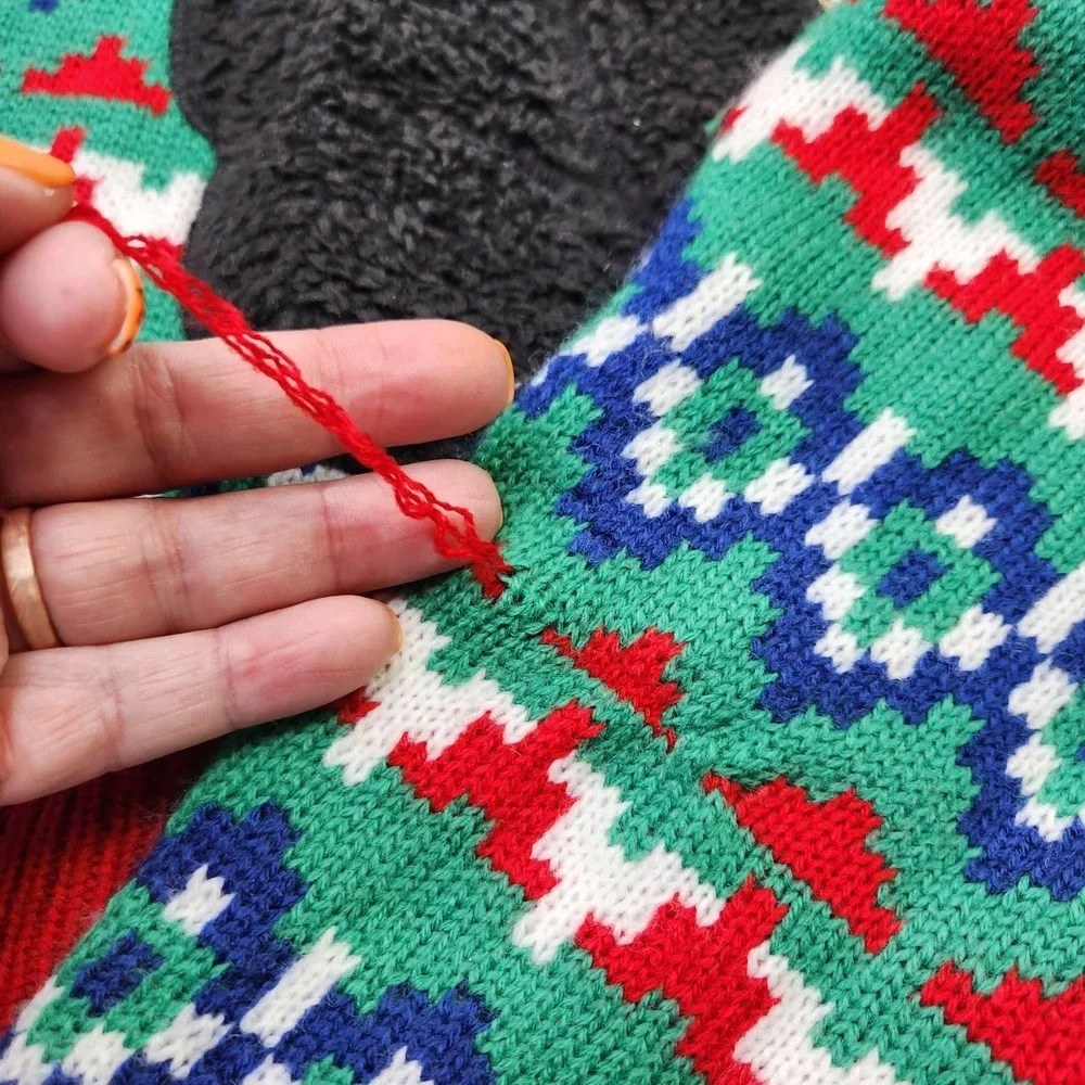 Holiday Time Sweater Mens Med Green Gorilla Candy Cane Ugly Christmas Fair Isle